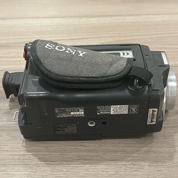 Sony Handycam Hi8 DCR-TRV130 NTSC NOT TESTED - Picture 6 of 8